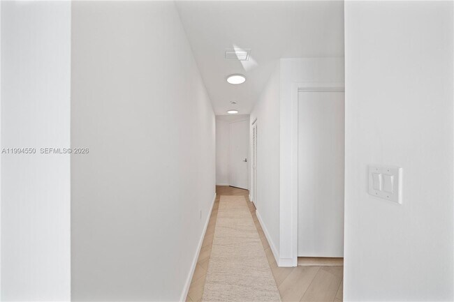 Building Photo - 1111 SW 1st Ave