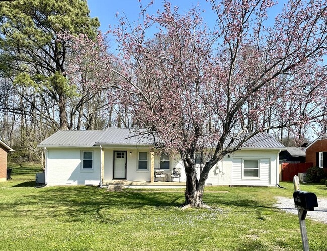 Building Photo - 214 Chapman Ln