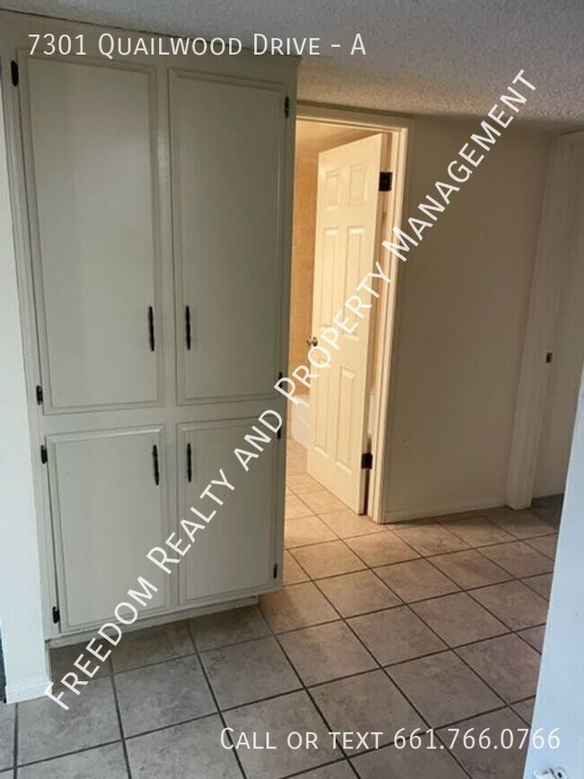 Building Photo - 7301 Quailwood Dr