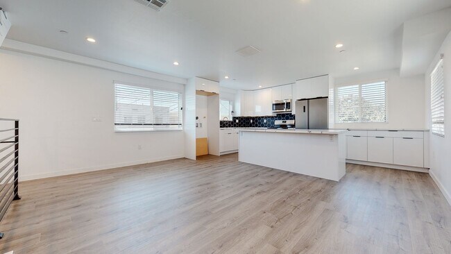 Building Photo - 1435 Westmoreland Ave