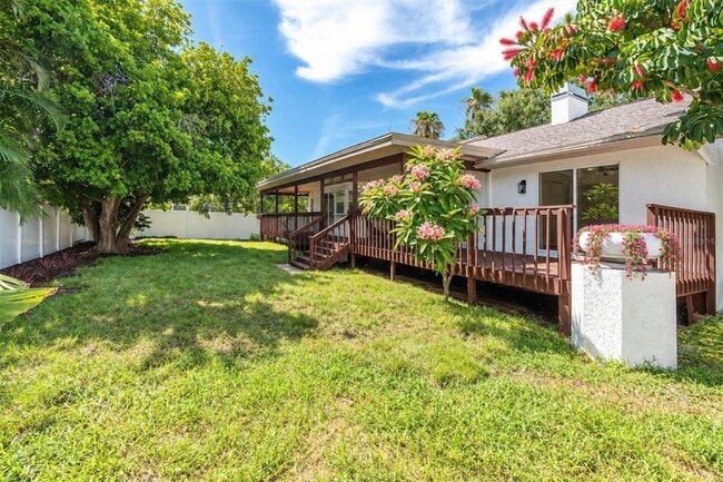 Building Photo - 630 Pinta Dr