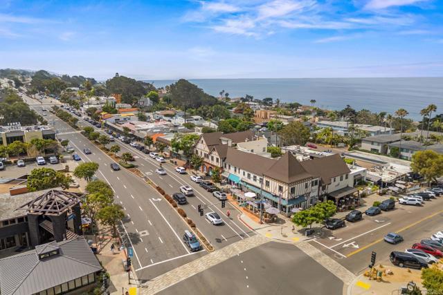 Building Photo - 1552 Camino Del Mar