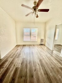Building Photo - Must See