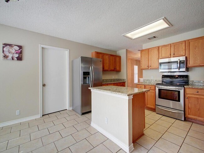 Building Photo - 1101 Stillwell Ridge