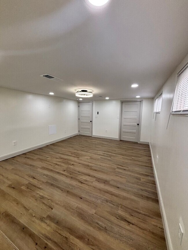 Building Photo - Newly Remodeled 3bd/1bth!!