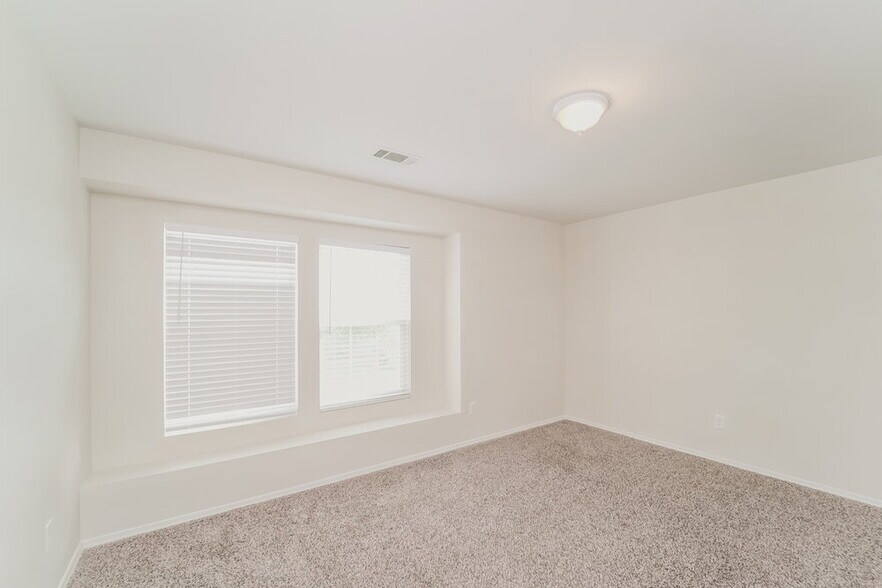 Building Photo - 6619 Ruth Ferrell Ct