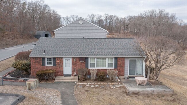Building Photo - 86 Old Farms Ln