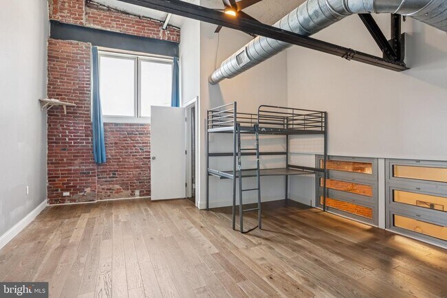 Building Photo - 810 N Hancock St