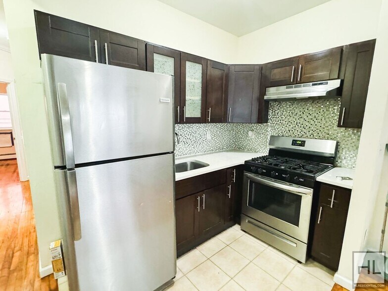 Building Photo - VAN SICLEN AVENUE