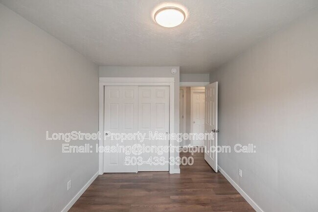 Building Photo - 205 6th Ave SW