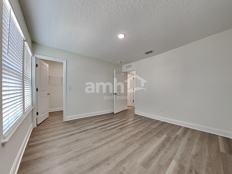 Building Photo - 11596 Bay Hl Cir