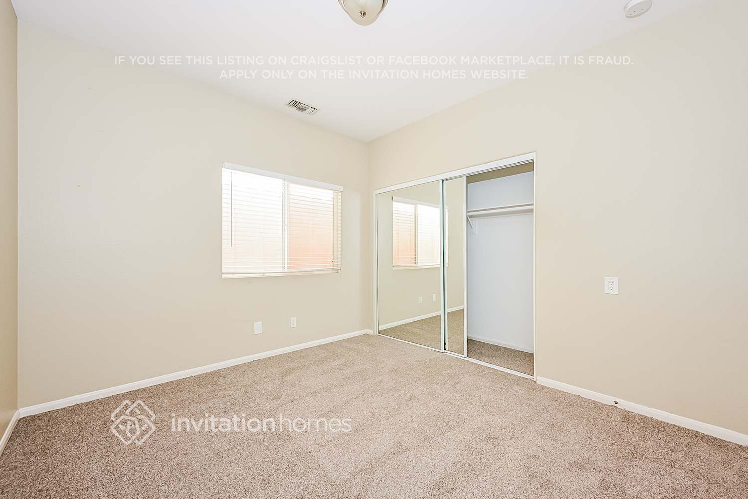 Building Photo - 20300 Vanowen St