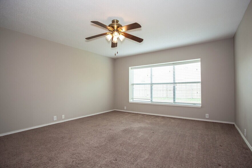 Building Photo - 1100 Greenbend Dr