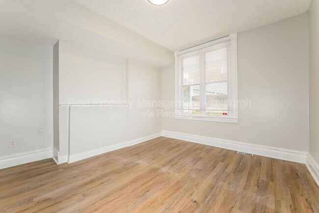 Building Photo - 2233 Milligan Ave