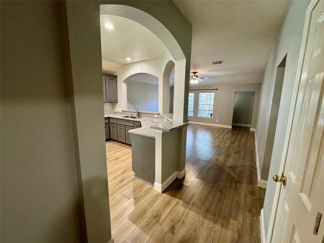 Building Photo - 1403 Waterside Village Drive
