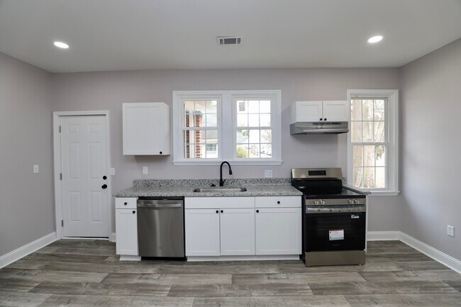 Building Photo - 11 Kendrick St