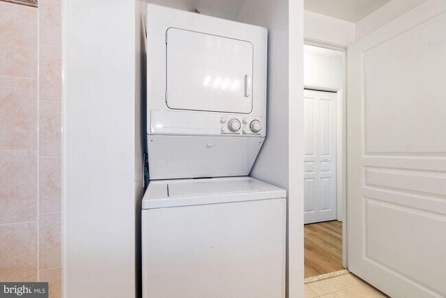 Building Photo - 7111 Woodmont Ave