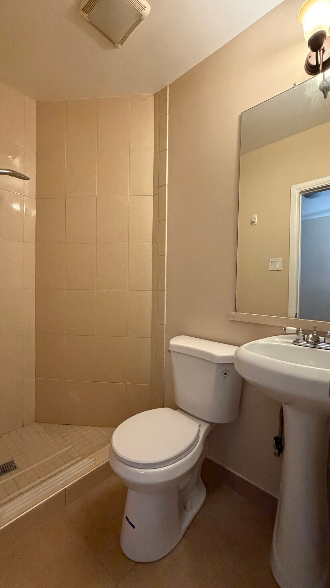 Building Photo - 1034 S 4th St