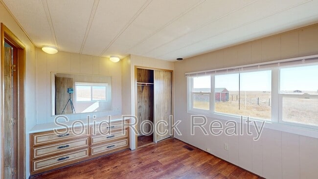 Building Photo - 9815 N Log Rd