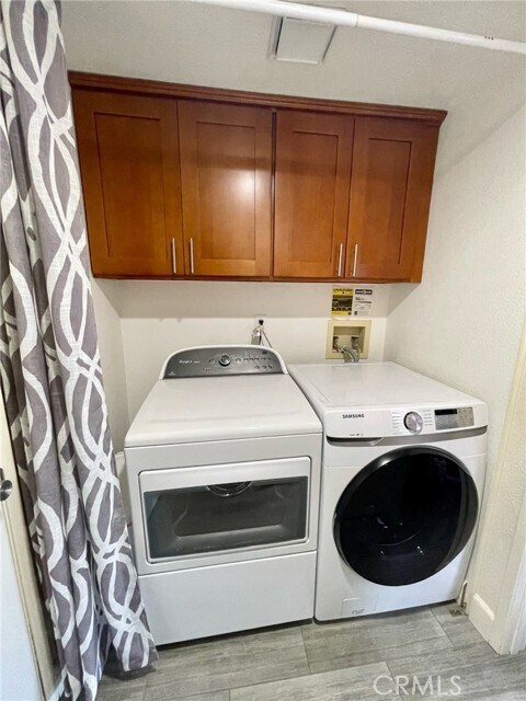 Building Photo - 27503 Dandelion Ct