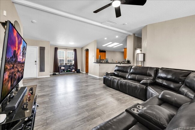 Building Photo - 29 Palms home in great neighborhood!