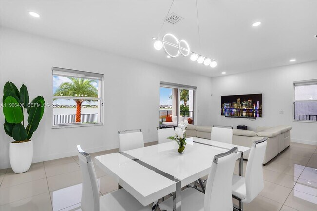 Building Photo - 15540 NW 88th Ave