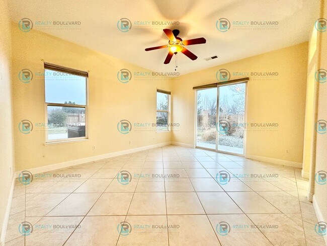 Building Photo - Beautiful 3 Bedroom, 2Bath, 3 Car Garage home in South Reno With Large Back Yard and Hot Tub!