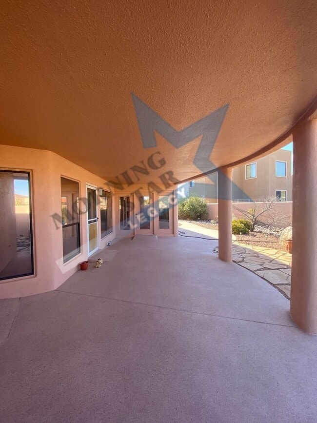 Building Photo - VIEWS!!  Spacious home in Picacho Hills!