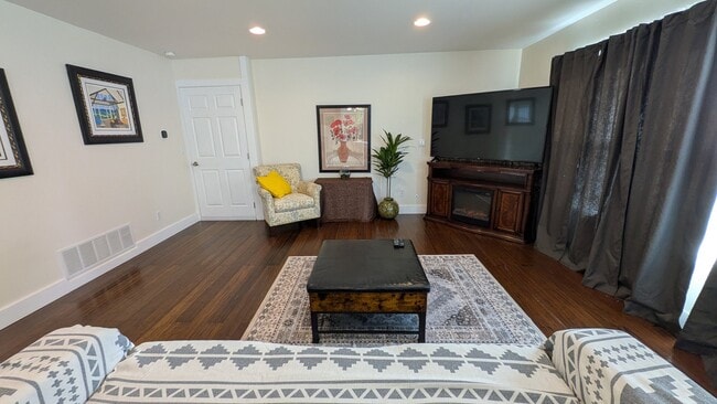 Building Photo - 7637 28th St W