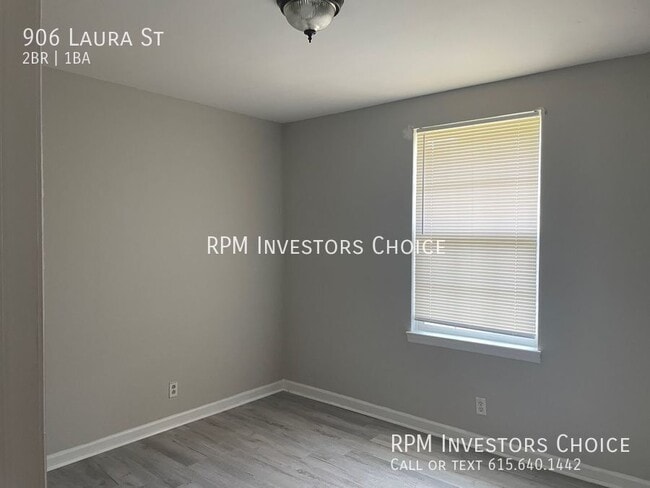 Building Photo - 906 Laura St