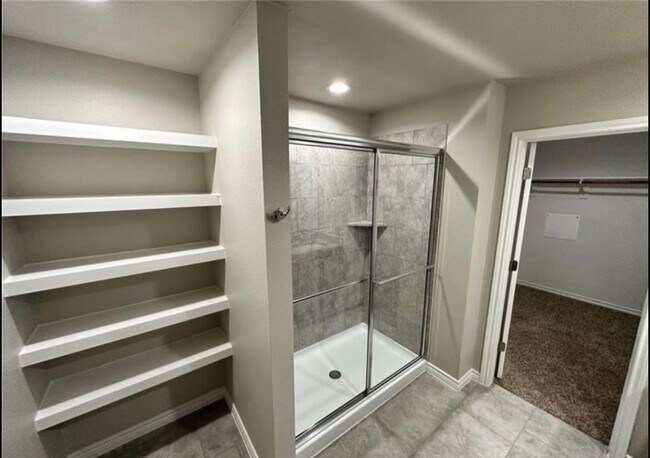 Building Photo - 7742 Lariat Toss Dr