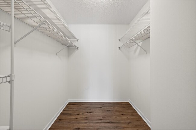 Building Photo - 2512 SE Anchorage Cove