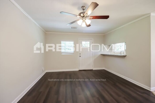 Building Photo - 7127 Kings Dr