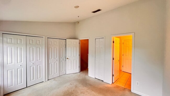 Building Photo - Spectacular 2 Story 2 bed and 2 bath condo at Regent Park!!