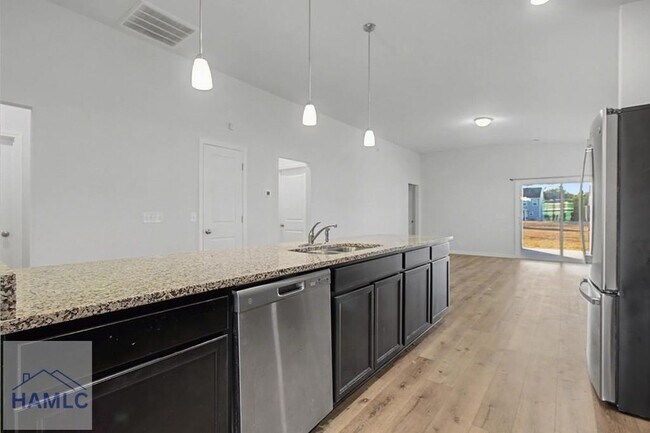 Building Photo - 68 Blueberry Ct NE