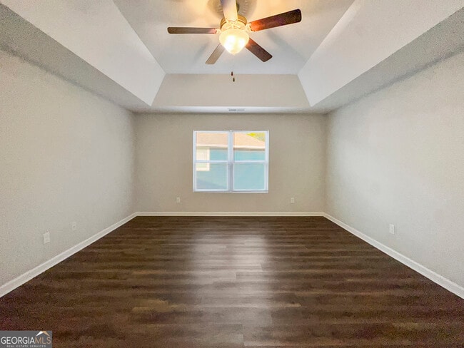 Building Photo - 230 Daisy Cir