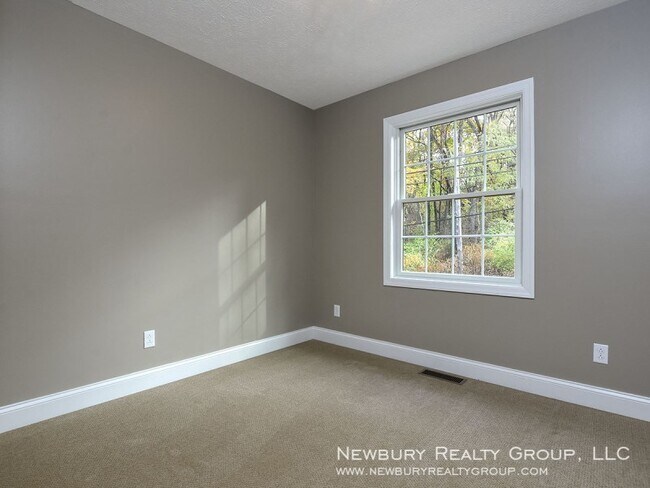 Building Photo - Banksville Place Townhomes