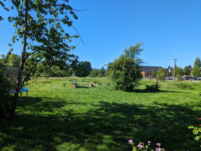 Building Photo - 19105 NE 112th Ave