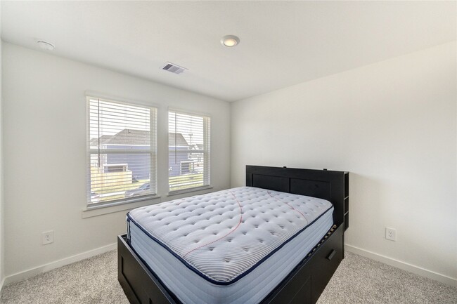 Building Photo - 10113 Berkeley Spgs Trl