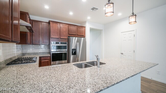 Building Photo - 10872 W Marshall Ave