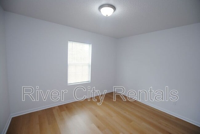 Building Photo - 5749 Silver Sands Cir