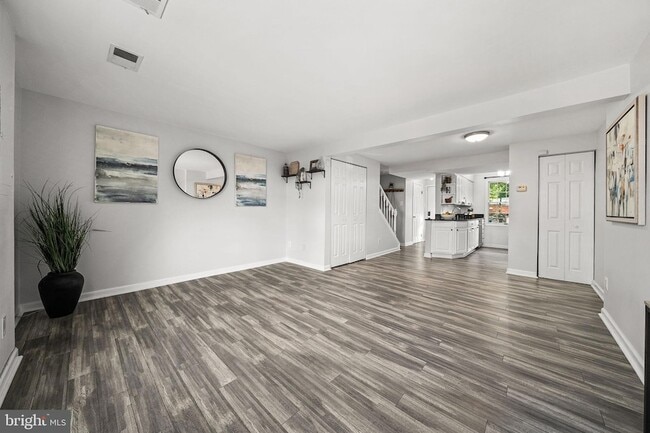 Building Photo - 8607 Kenosha Ct