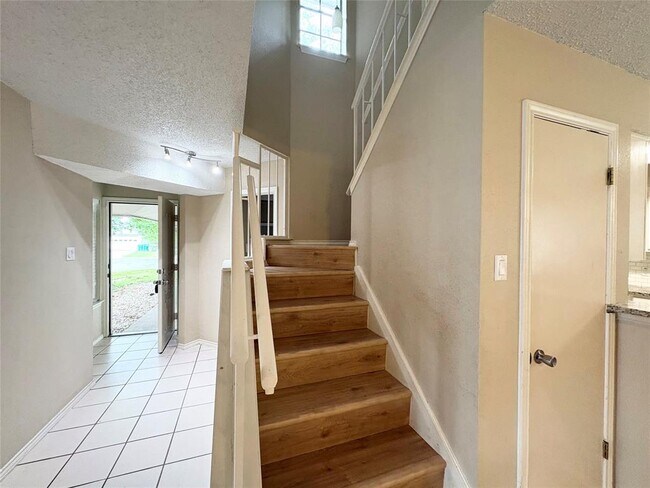 Building Photo - 3014 Cottonweed Trail