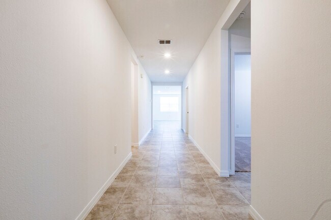 Building Photo - 4/3  Lawson Dunes in Haines City