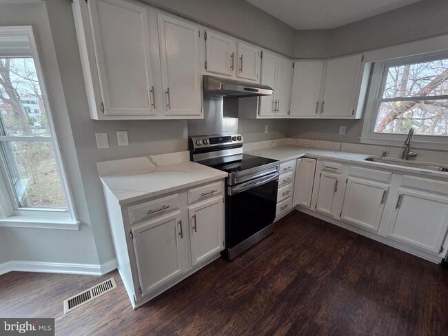 Building Photo - 2220 Cedar Mill Ct