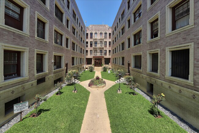 Building Photo - 2121 James M Wood Blvd