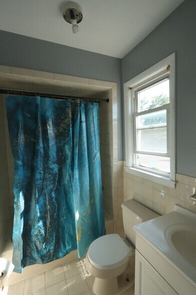 Building Photo - 38 North Ave E