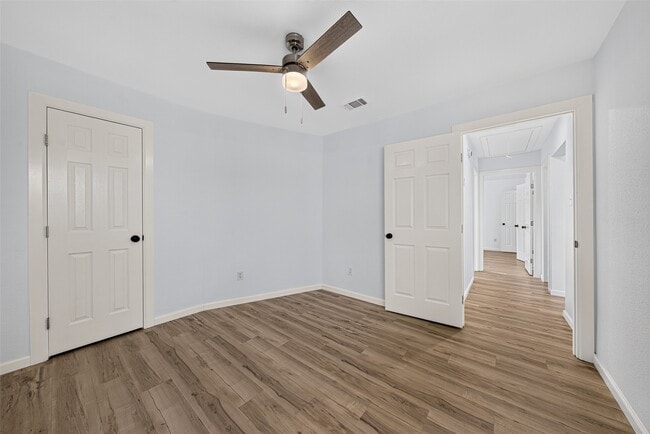 Building Photo - 17006 Enchanted Cir E