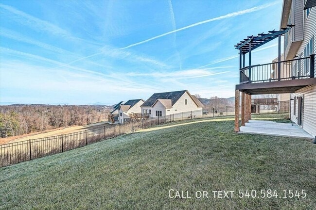 Building Photo - 6982 Linn Cove Court