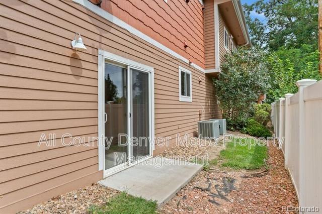 Building Photo - 5024 Everett St